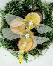 Load image into Gallery viewer, Yellow Dragonfly